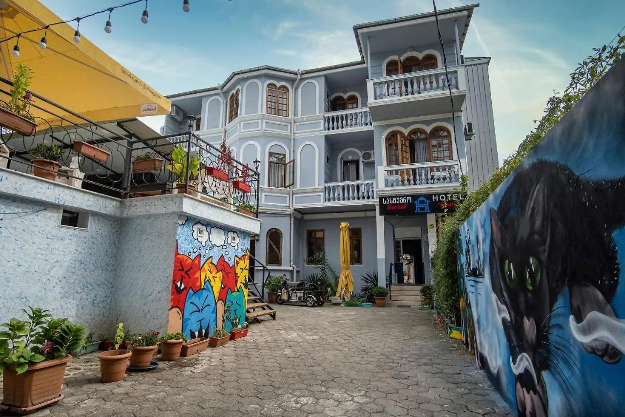 Sweet Home At Ninoshvili 3 Batumi Inn