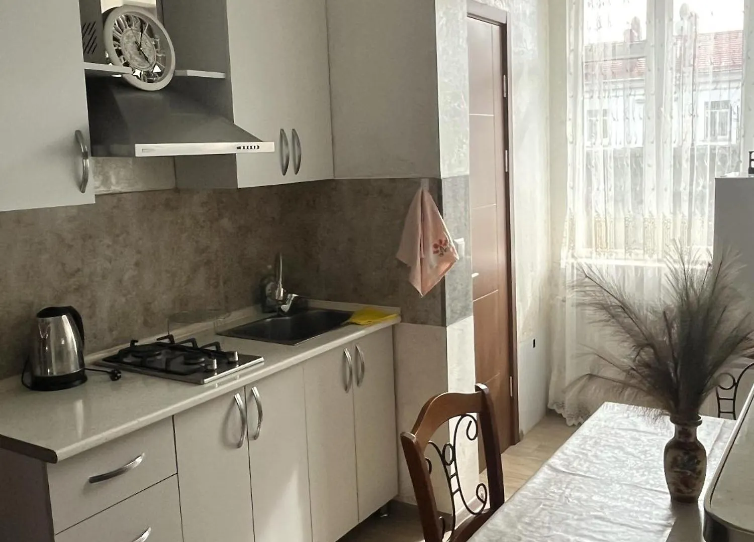 Inn Sweet Home At Ninoshvili 3 Batumi