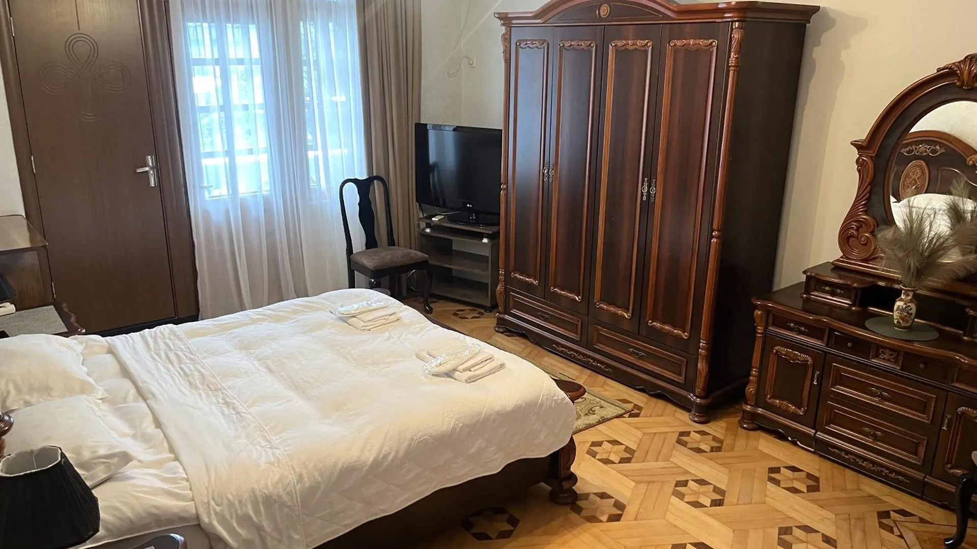 Sweet Home At Ninoshvili 3 Batumi Inn