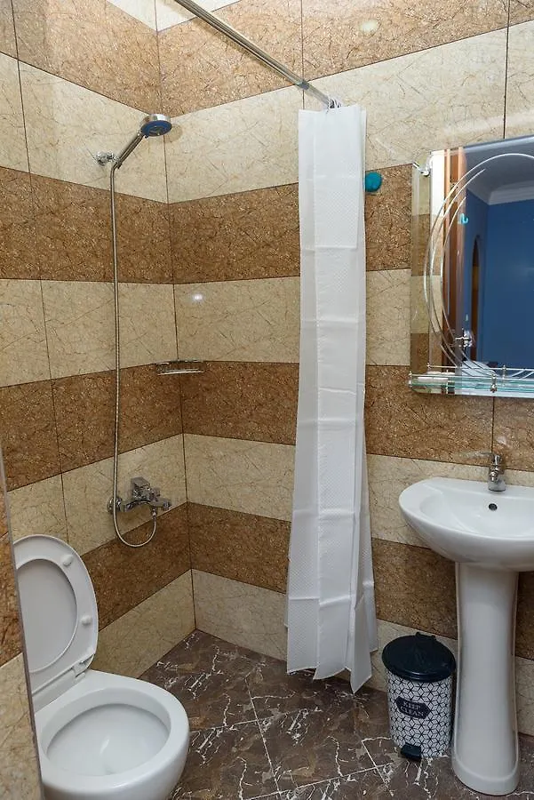 Inn Sweet Home At Ninoshvili 3 Batumi
