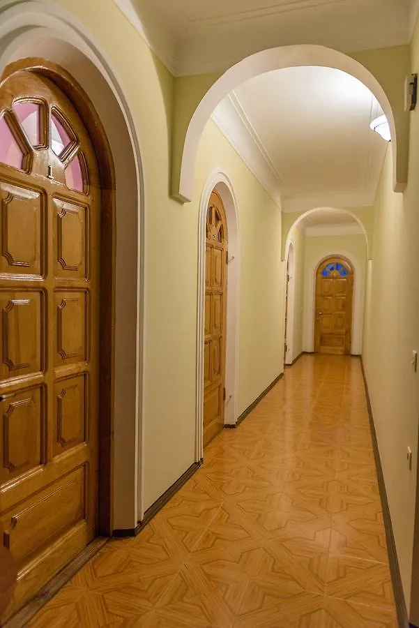 Inn Sweet Home At Ninoshvili 3 Batumi